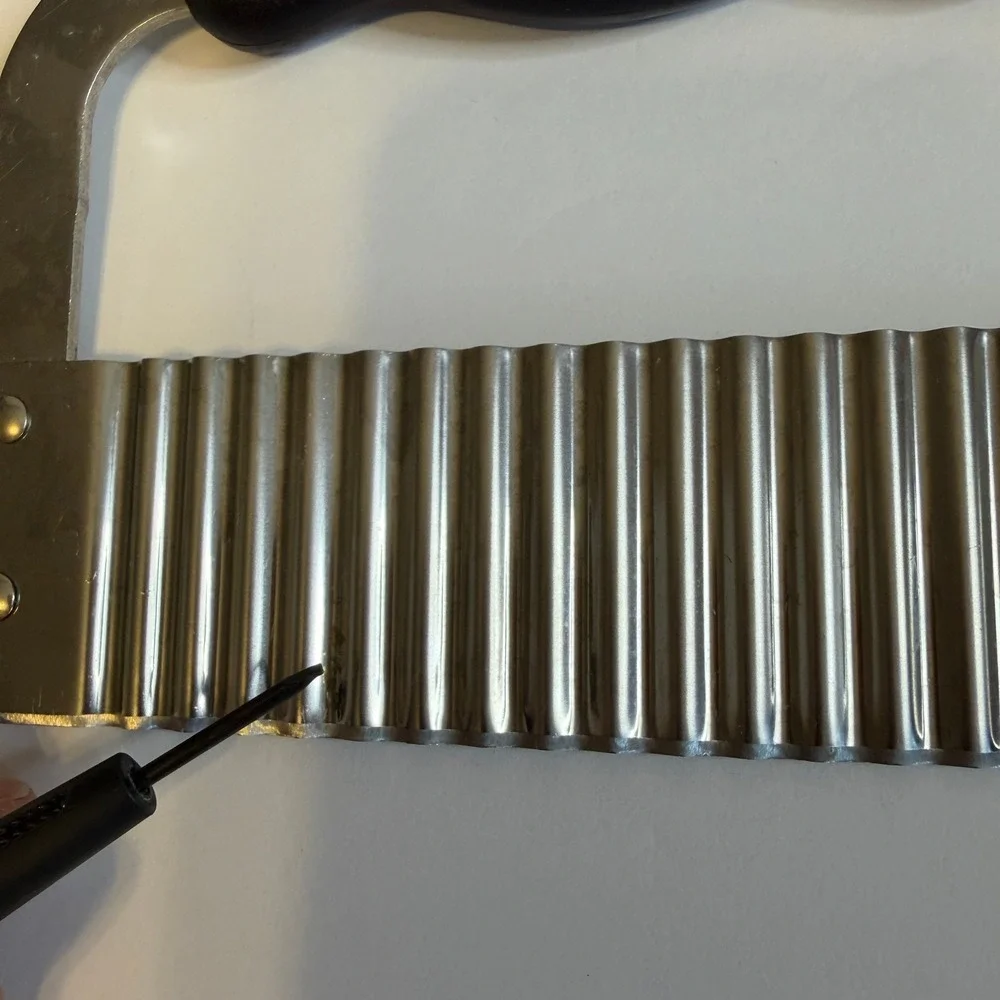 Pampered Chef Crinkle Cutter Stainless Steel Wavy Blade Vegetable Slicer 1089